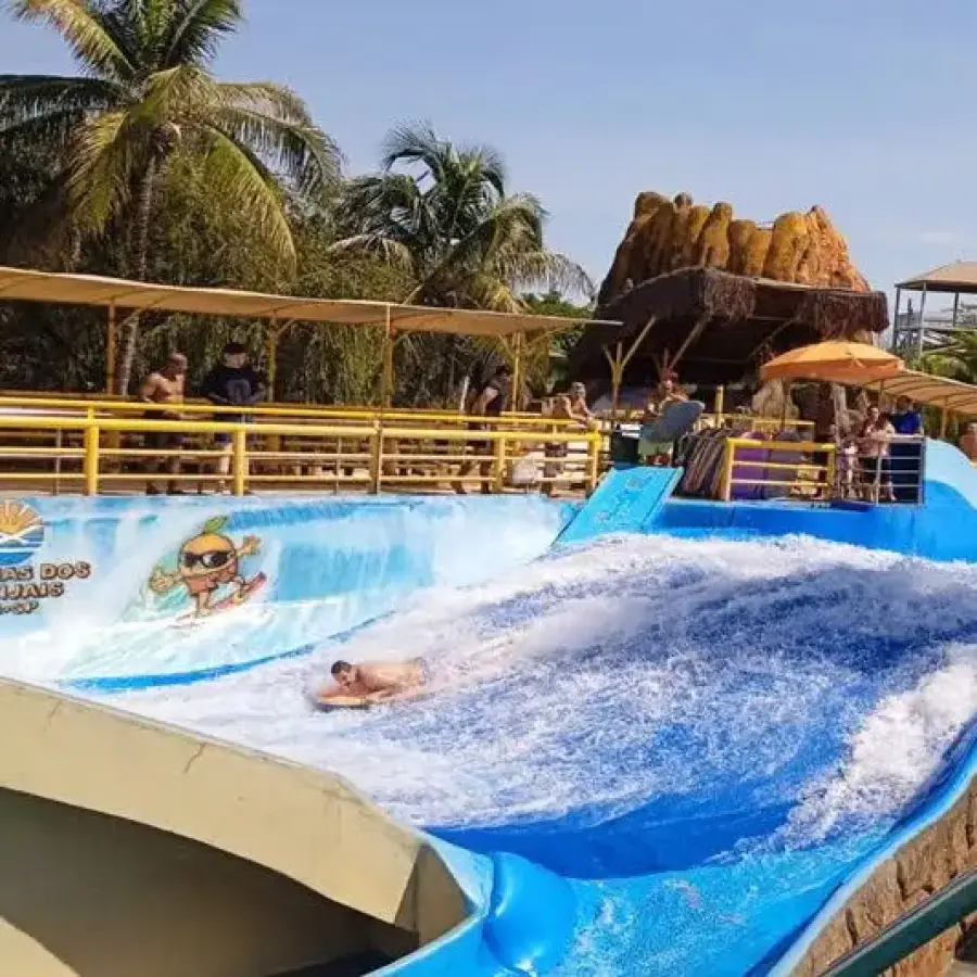 Pista de Surf atração radical no Thermas dos Laranjais